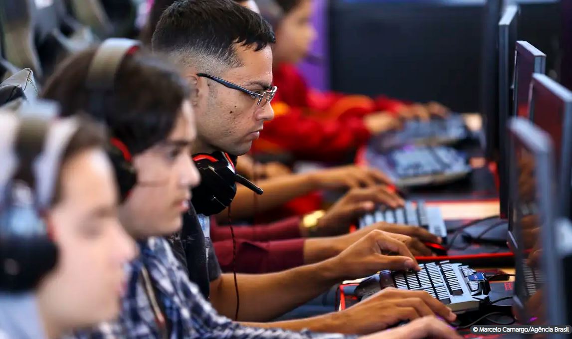 ECONOMIA: Apenas 22% dos brasileiros têm boas condições de conectividade