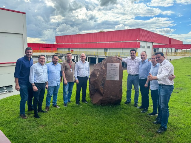 AGRO: Governador do Paraná visita Frigorífico da Frimesa