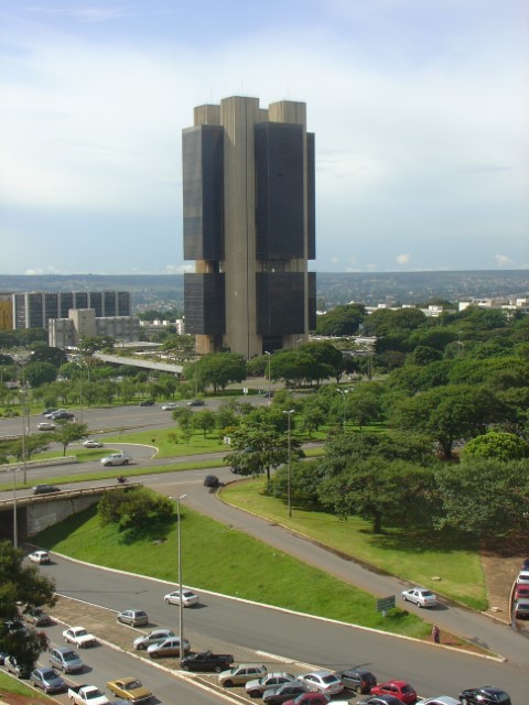 ECONOMIA: Copom reduz juros básicos da economia para 10,5% ao ano