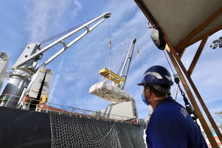 COMÉRCIO EXTERIOR: Com US$ 7,47 bilhões, Paraná bate recorde de exportações para um 1º quadrimestre