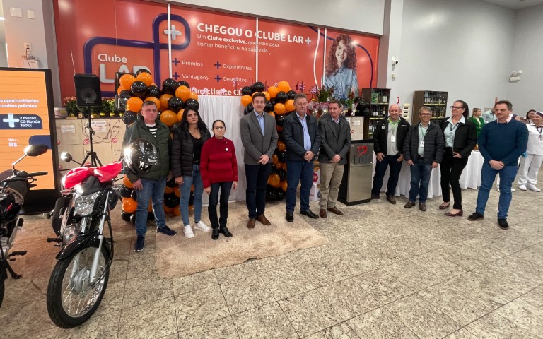 AGRO: Lar Cooperativa entrega carro zero km e duas motos para clientes Lar Supermercados e Postos