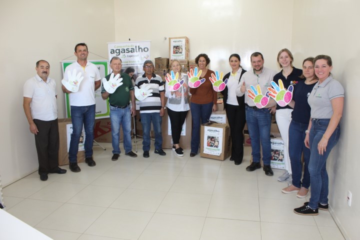 AGRO: Campanha do Agasalho 2024 da Coprossel destina 4,6 mil peças e artigos de inverno a pessoas carentes 