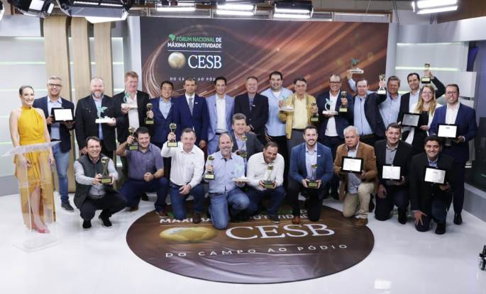 AGRO: Cooperados da Agrária são premiados no Desafio Nacional de Máxima Produtividade de Soja
