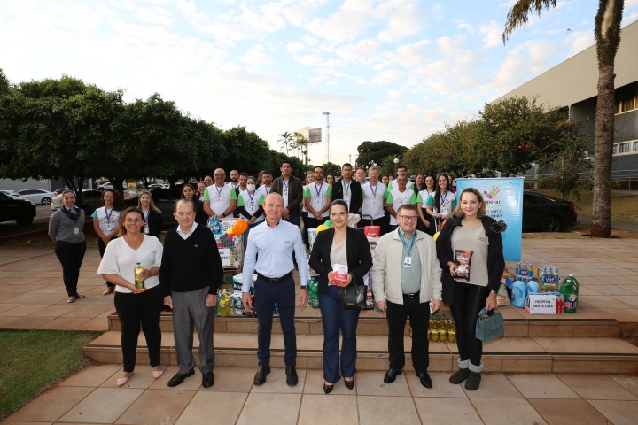 DIA C: Funcionários e cooperados da Coamo e Credicoamo arrecadam donativos para entidades