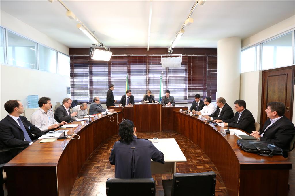 ALEP: Deputados buscam alternativas para minimizar a crise no setor avícola