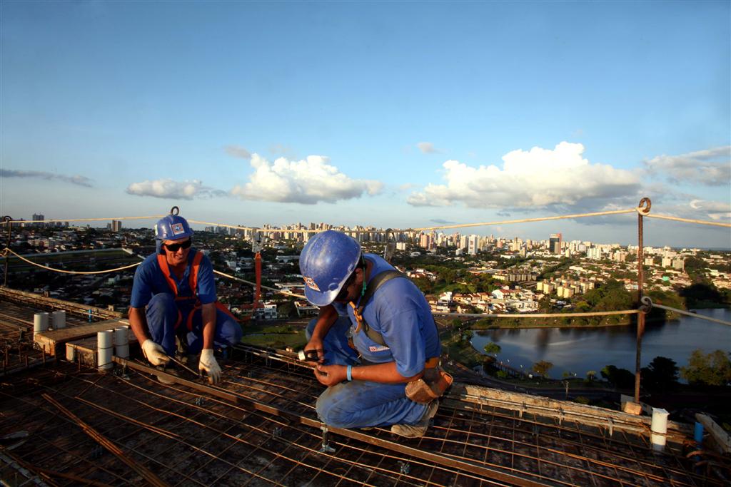 TRABALHO: Paraná é líder na geração de empregos no Sul em 2012  
