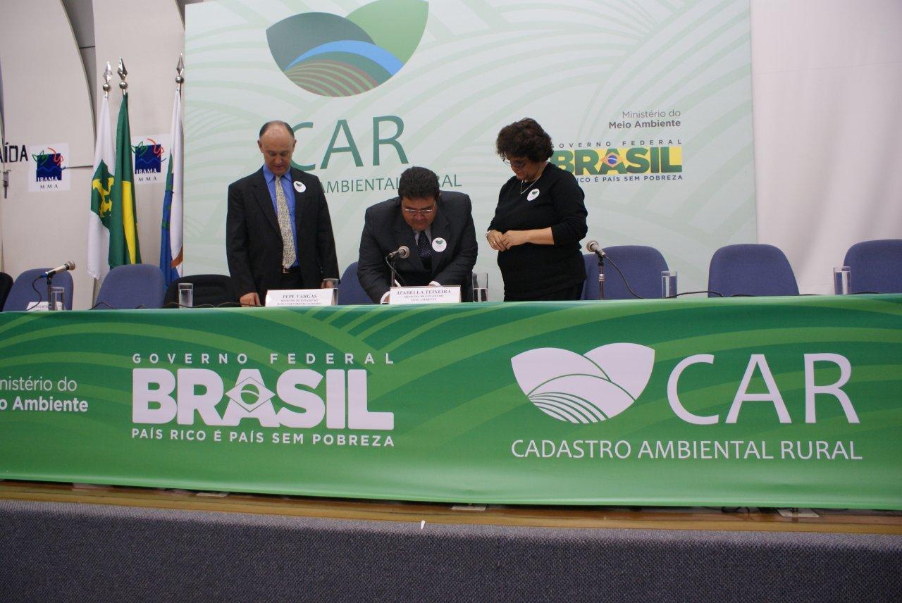 CÓDIGO FLORESTAL:  OCB assina acordo com MMA para disseminar o Cadastro Ambiental Rural 